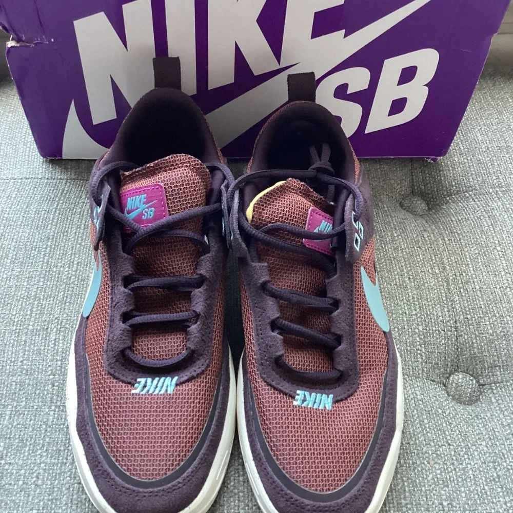 Nike Kids' SB Day One Skate Sneaker (Big Kid) 6.5